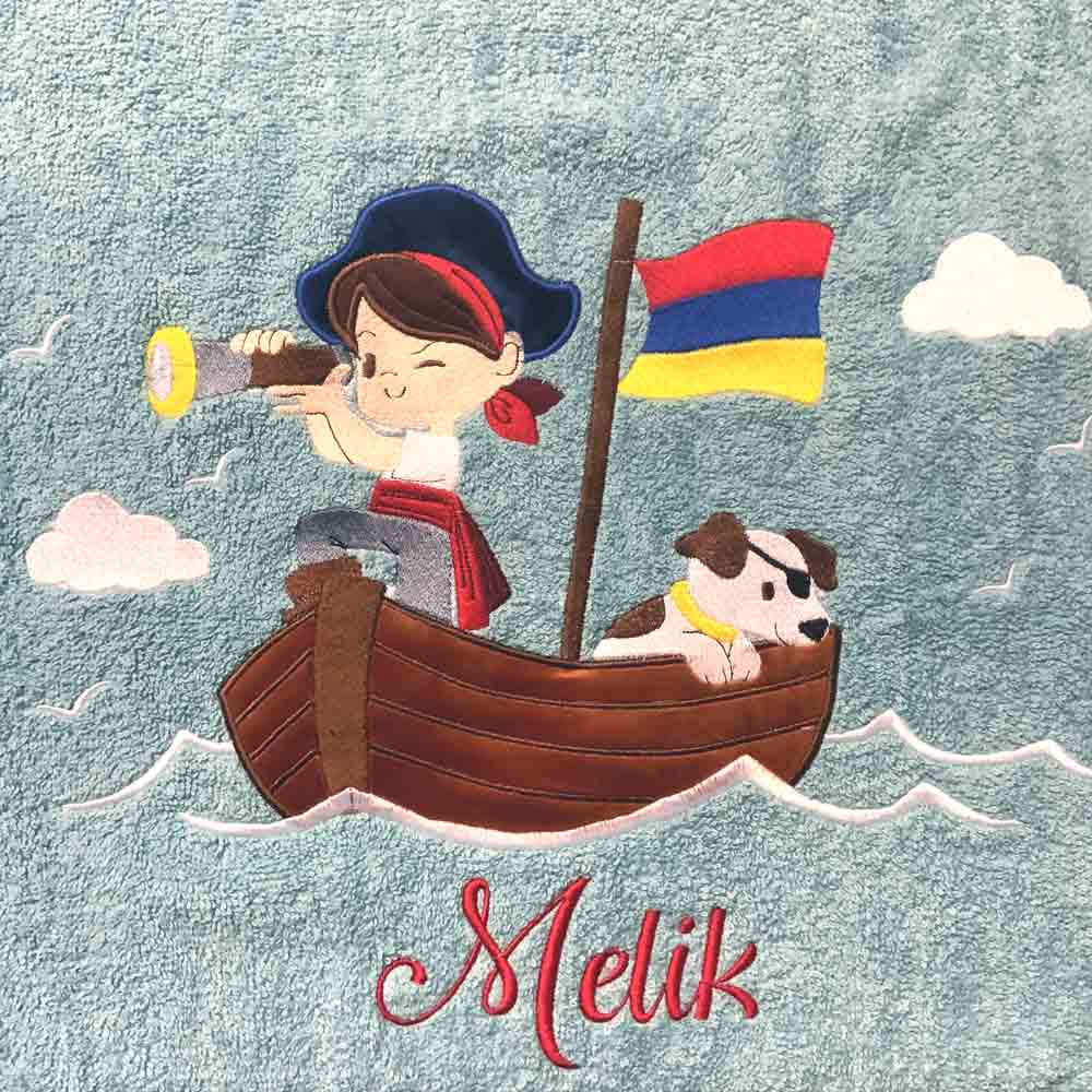 Serviette personnalisable brodée "Pirate" 140 cm x 70 cm