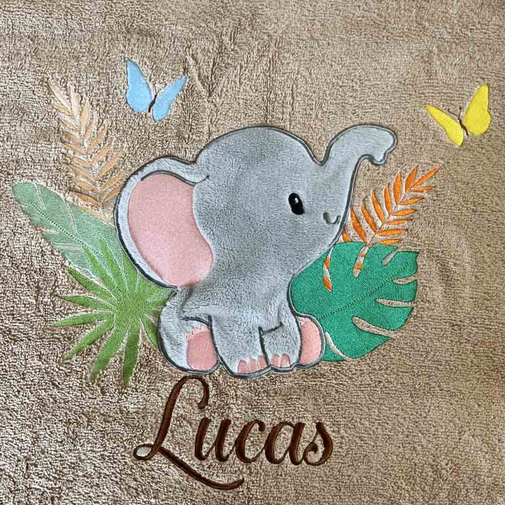 Serviette personnalisable brodée "Eléphant " 140 cm x 70 cm