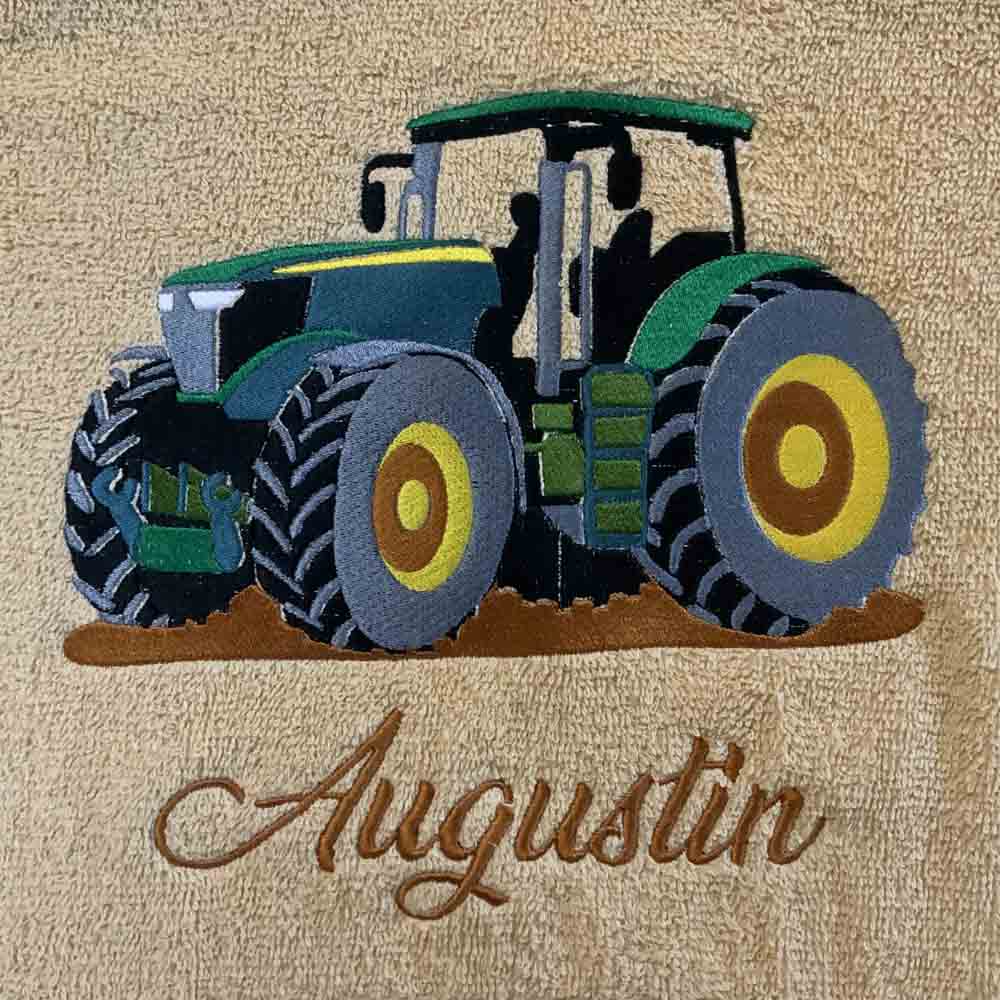 Serviette personnalisable brodée "Tracteur " 140 cm x 70 cm